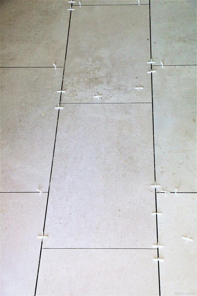 空鼓瓷砖会怎么样(瓷砖空鼓危害有多大)